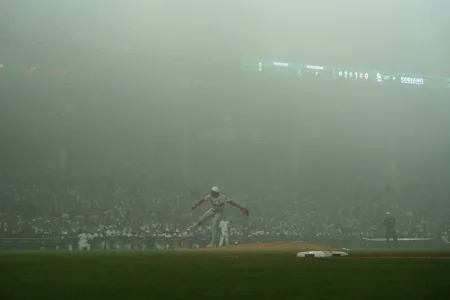 Former WVU Star JJ Wetherholt has HR, 3 hits to lead Cards past Cubs 3-0 at foggy Wrigley